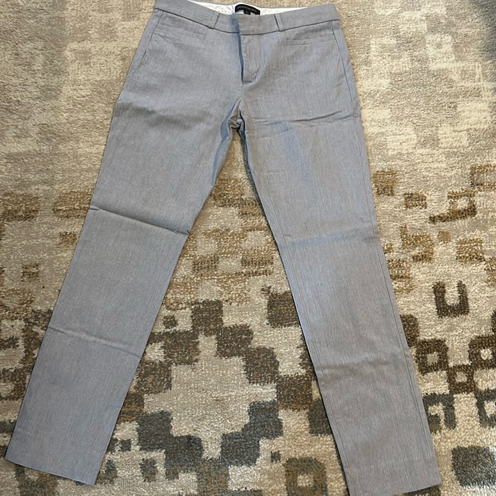 Banana Republic
- dress pants 
- 4L
- grey
- never worn